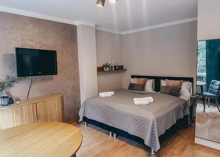 Sali Homes - Sm0 Charming Short Walk From Center Of דירה