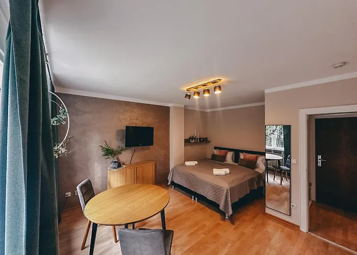 Sali Homes - Sm0 Charming Short Walk From Center Of דירה *