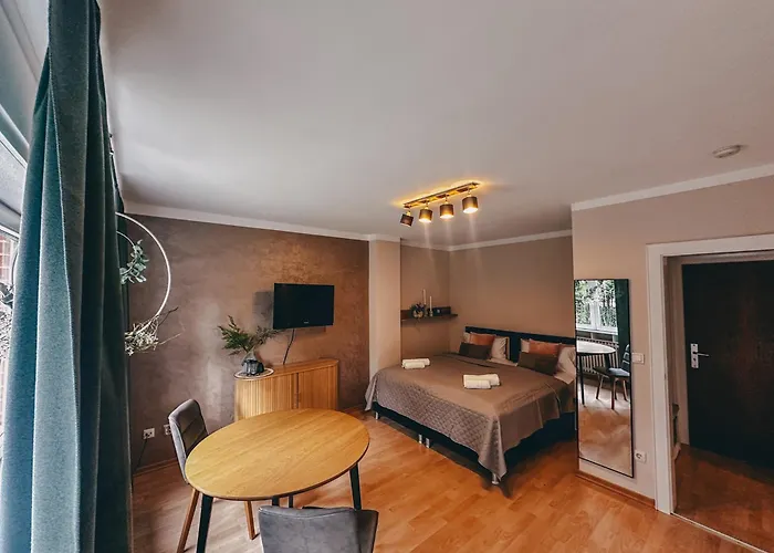 Sali Homes - Sm0 Charming Short Walk From Center Of דירה באיירוט